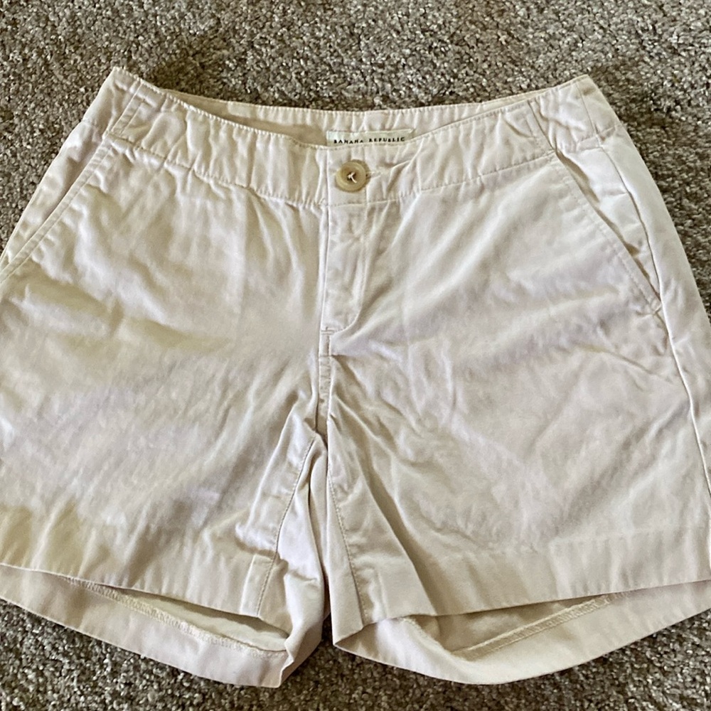 BANANA REPUBLIC